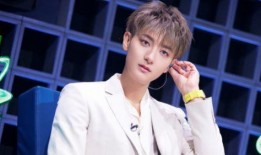 黄子韬吃瓜蔡徐坤的视频,揭秘娱乐圈幕后趣事