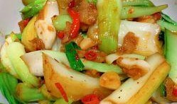 茭瓜丝可以炒油渣吃吗视频,茭瓜丝炒油渣，简单易学的家常菜做法