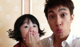 吴尊和女儿吃瓜事件视频,亲子互动背后的温馨瞬间