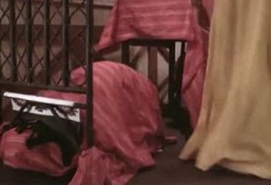 女孩全程吃瓜视频在线观看,女孩直播揭秘网络热点事件