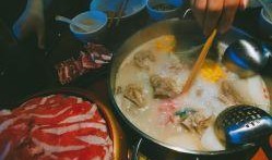 刘大瓜吃骨鸡脚视频,趣味横生美食体验