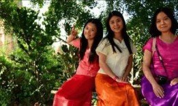 缅甸吃瓜女孩视频在线观看,网络爆红背后的故事