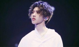 黄子韬吃瓜蔡徐坤的视频,揭秘娱乐圈幕后趣事