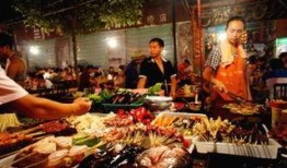 烧烤店夫妻吃瓜视频完整版,揭秘日常生活中的欢乐瞬间