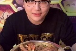 挑战吃瓜的食物视频,揭秘网红美食视频背后的疯狂食趣