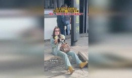 女子吃瓜逛景点视频大全