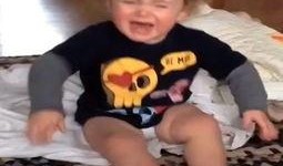 吃瓜把小孩吓哭视频大全,惊魂瞬间！吃瓜视频大全引发小孩集体哭泣