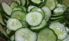 小瓜需不需要放醋吃呢视频,美味还是健康陷阱？