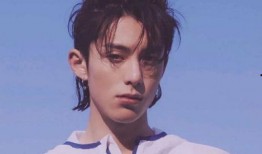 王鹤棣魔性吃瓜视频,瓜田笑果，美食与欢乐同行