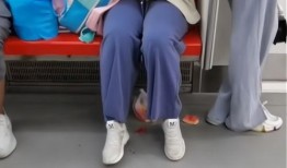 吉林女子吃瓜视频播放,揭秘网络红人的崛起之路