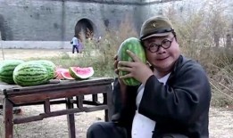 吃瓜不给钱搞笑视频