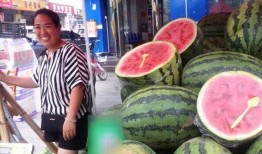 水果店女老板吃瓜视频,水果店女老板的甜蜜吃瓜日常