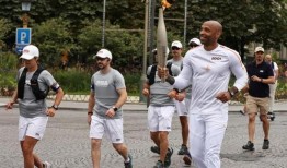 奥运火炬吃瓜视频,一场意外引发的全球热议