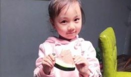 小山竹吃瓜视频,萌娃品尝夏日美味，欢乐瞬间引网友热议