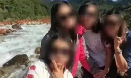 吃瓜女子坠河视频,吃瓜女子坠河，网友视频记录全程