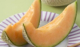 佳伟饿了吃哈密瓜原视频,饿了就吃哈密瓜，一场味蕾的冒险之旅