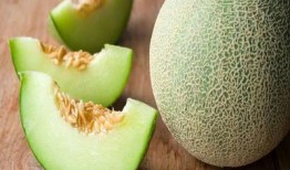 吃哈密瓜能胖嘛女生视频,吃哈密瓜真的会胖吗？女生必看