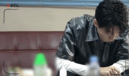 一边吃瓜一边开箱视频,揭秘新潮好物瞬间！