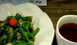 咋样吃小乳瓜好吃呢视频,视频教你如何吃出最佳口感