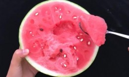 吃瓜要用大勺子吗视频,畅享夏日清凉时光