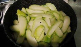 合掌瓜可以炒着吃吗视频,家常菜谱新选择