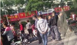 武汉崇仁路吃瓜视频,一幕引发网友热议的武汉街头奇观