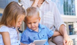 爸妈吃瓜孩子心声视频,揭秘亲子互动中的甜蜜与矛盾