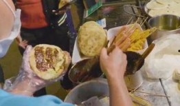 网红二饼掰开吃瓜的视频,瓜果新鲜度大揭秘，掰开吃瓜新体验