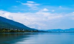 邛海17度吃瓜视频资源,瓜香四溢的悠闲时光