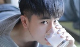 阳光男孩和阳光男孩吃瓜视频原版,一场欢乐的吃瓜盛宴