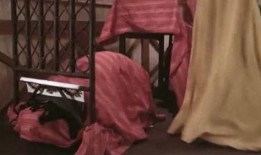 女孩全程吃瓜视频在线观看,女孩直播揭秘网络热点事件