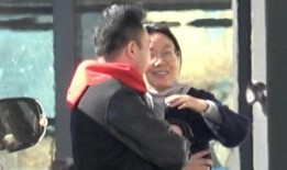 何炅吃瓜闫妮视频大全