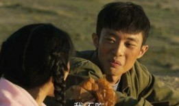 男子吃瓜拍视频成正剧,男子吃瓜拍视频意外走红，变身网络正剧主角