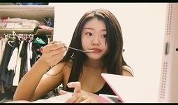 边吃瓜边看直播的视频,揭秘网络直播背后的精彩瞬间