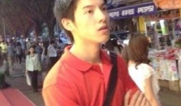 帅哥地摊吃瓜视频大全集,帅哥吃瓜视频大全集精彩回顾