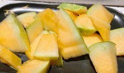 拍视频吃哈密瓜