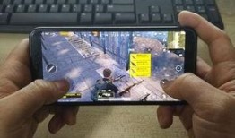 一边吃瓜一边开箱视频,揭秘新潮好物瞬间！