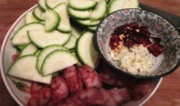 吃白水煮小瓜视频大全,家常美味，简单易学的健康食谱