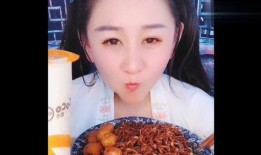 吃无骨鸡瓜小姐姐视频,小姐姐的创意烹饪秀